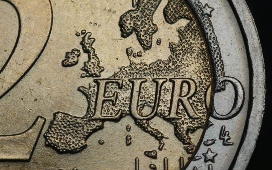 Gros plan sur une pièce de deux euros